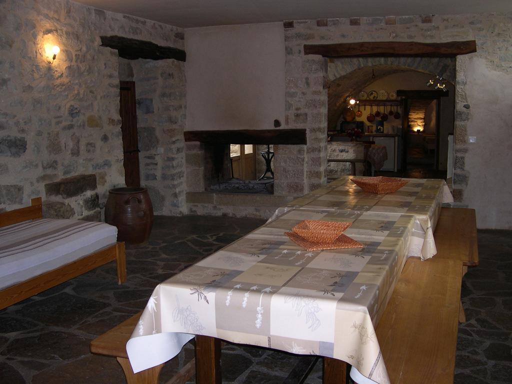 Sainte-Eulalie-de-Cernon La Bergerie Bed & Breakfast エクステリア 写真